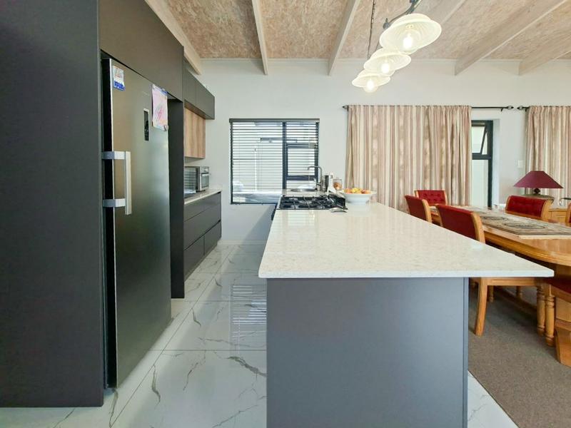 3 Bedroom Property for Sale in Hartenbos Heuwels Western Cape